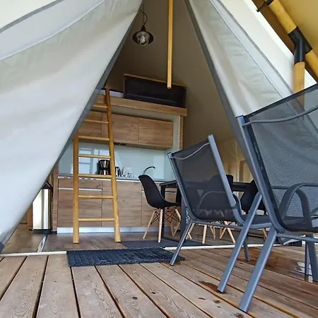 Safari Tent With Bathroom, 9 Km From Maastricht Luxury tent Berg en Terblijt